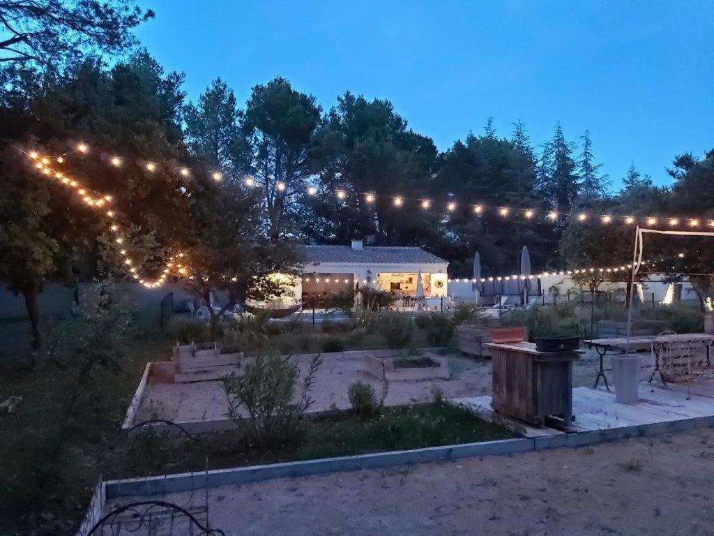 Gite Dans Les Pins Avec Piscine Villa Mazan Esterno foto